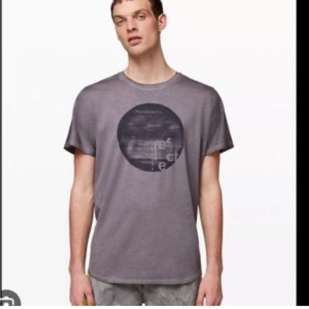 Rare lululemon Robert Geller A Moment To Reflect Designer Gray S/S T-Shirt Med